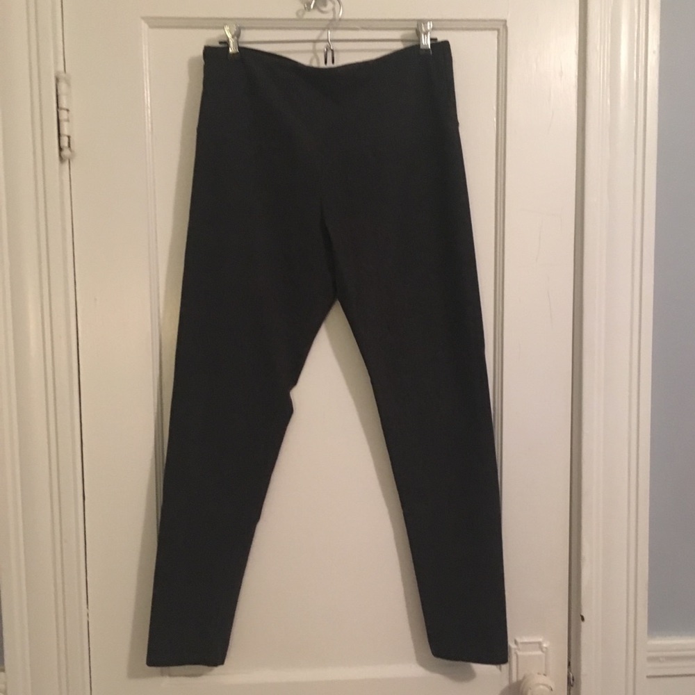 Grey “tweed” print leggings